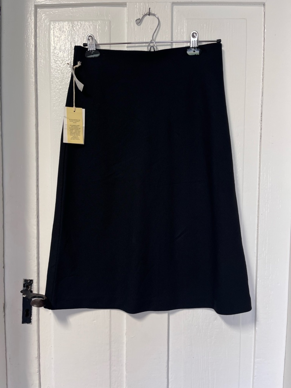 NWT Wilfred Classic Black Midi Skirt with comfort stretch Waistband Size 8